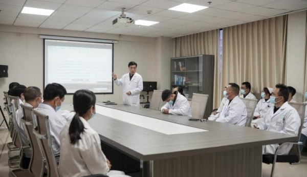 南宁东大肛门肠医院坑人吗？