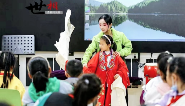 汉中不断推动非遗“老手艺”在与现代生活双向奔赴中出圈出彩