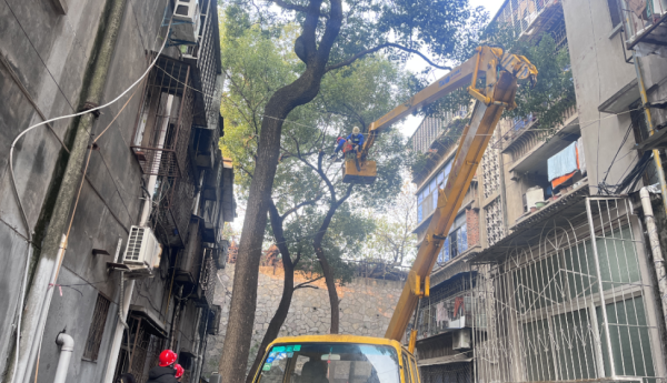 荆门市白庙街道月亮湖社区：解决居民烦心事 提升居民生活环境