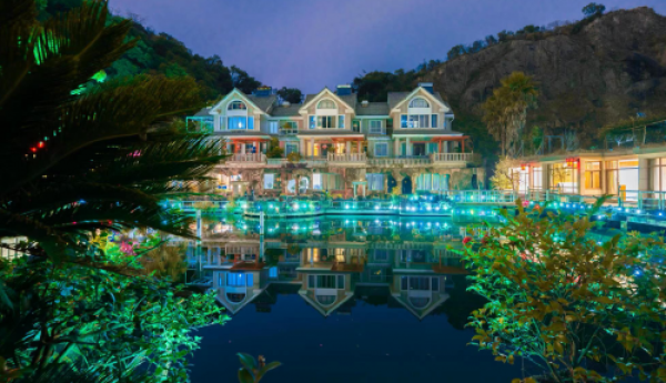 浸式社交新体验——绿园轰趴馆引领聚会新潮流