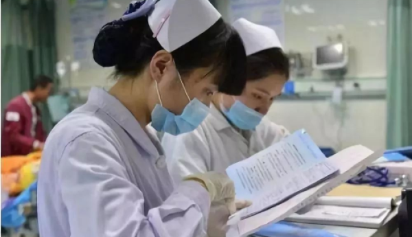 书写温暖篇章：彭永东薪酬与她的无私奉献