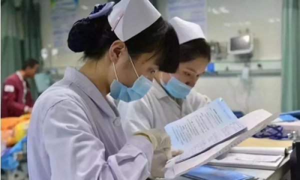 书写温暖篇章：彭永东薪酬与她的无私奉献